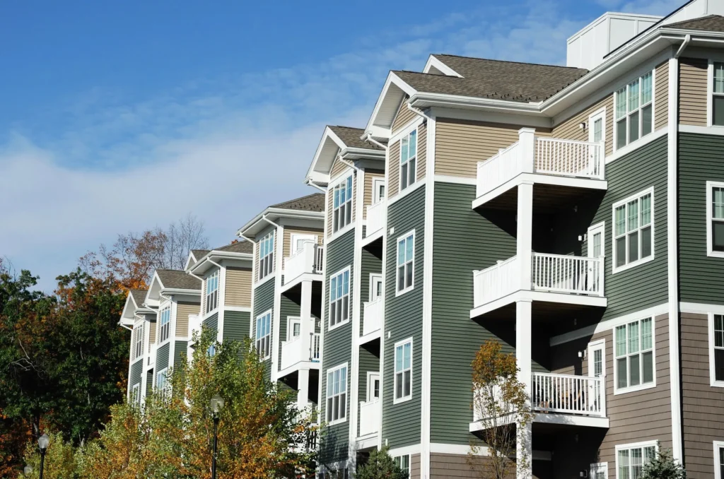 Clean apartment complex after services