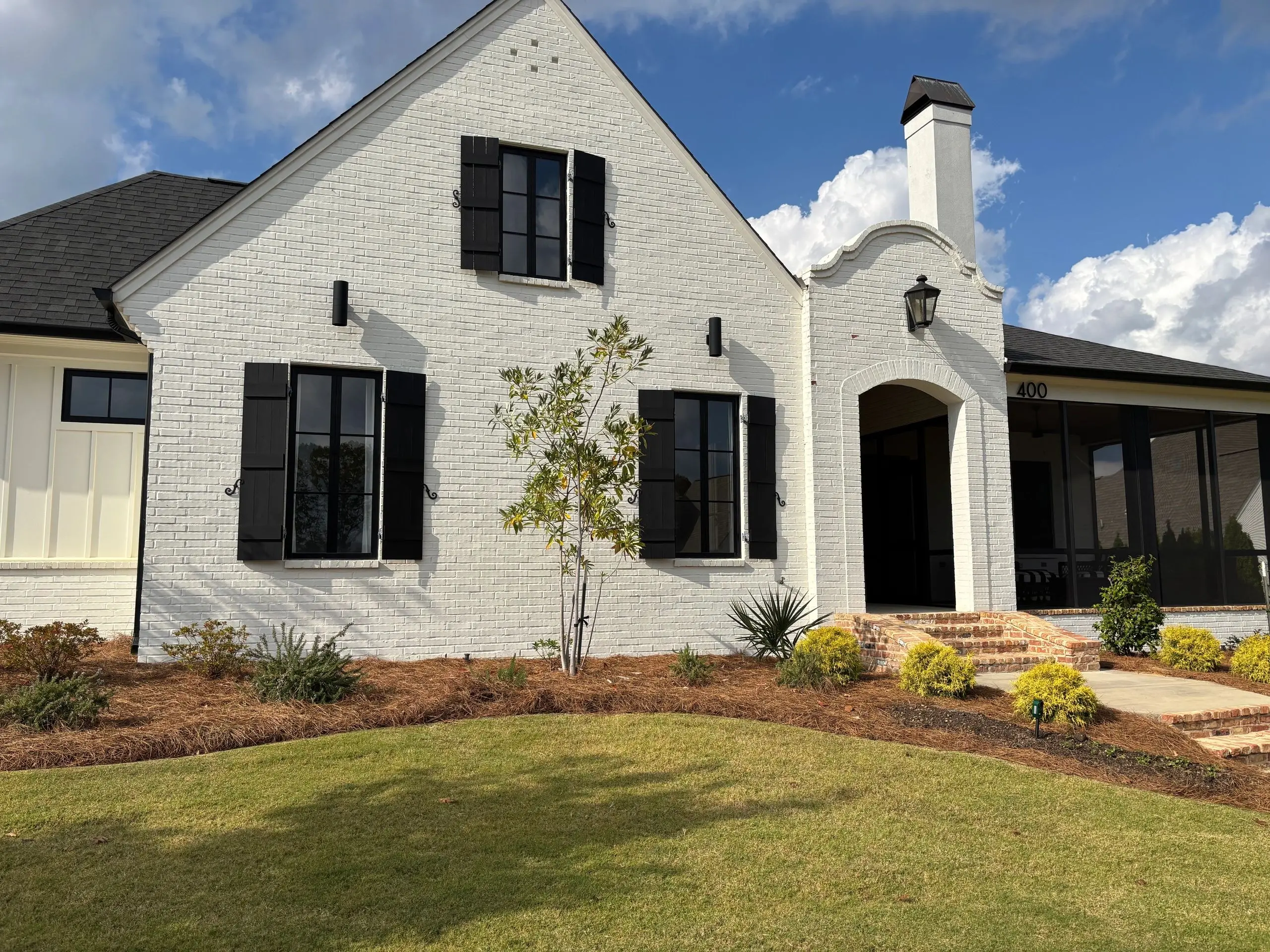 What Is Soft Washing? A Guide for Mississippi Homeowners